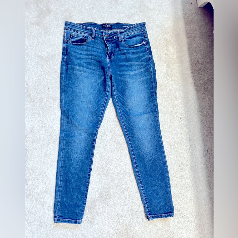 Judy Blue mid-rise Skinny Jeans 13/31